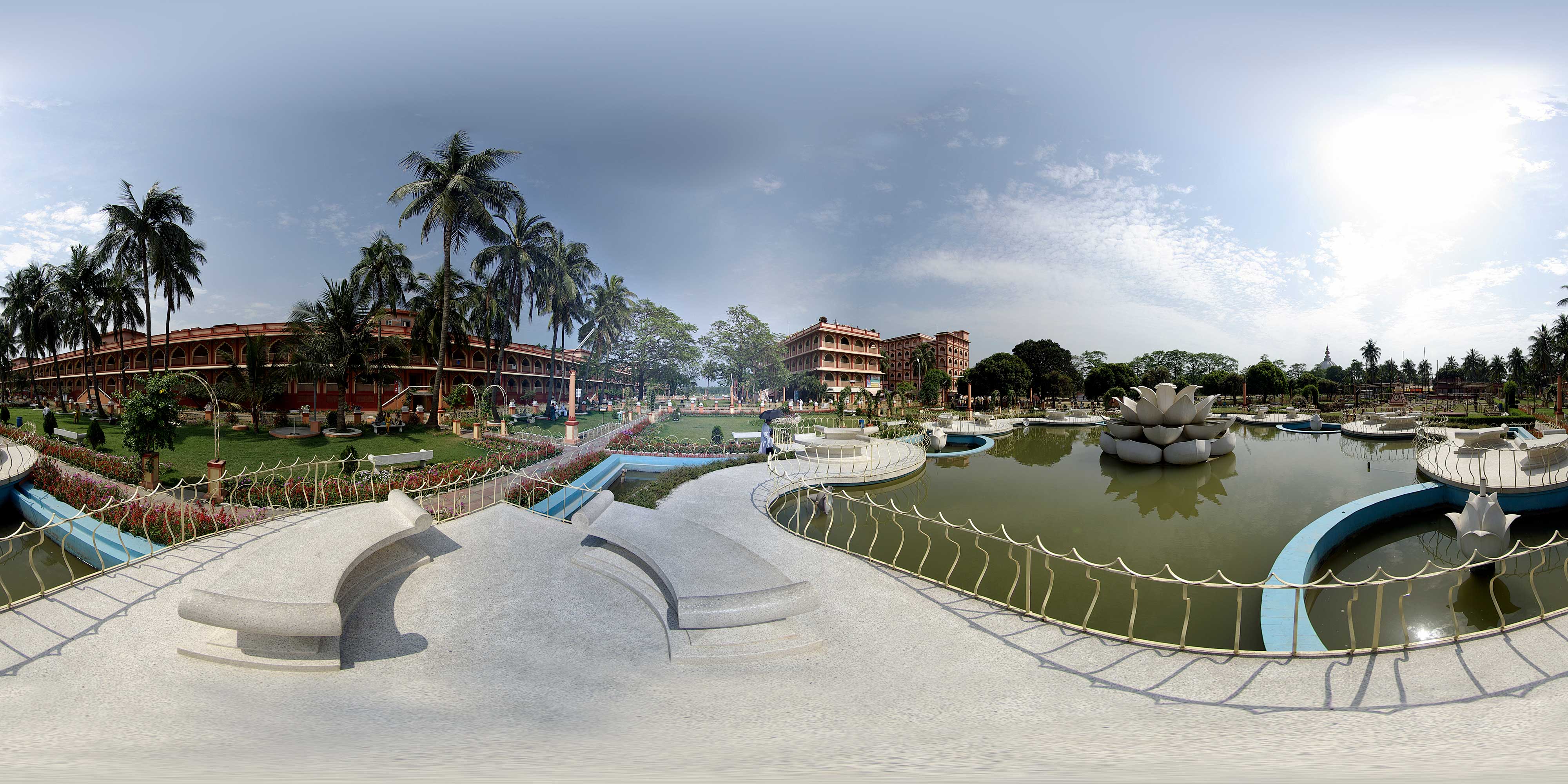 Sri Mayapur Chandrodaya Mandir &bull; 1